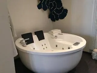 Homefeek Hotel